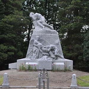 Monument aux héros des combats de la nuit du 5 au 6 août 1914