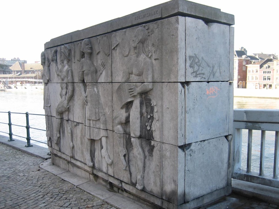 Bas reliefs du Pont des Arches avant restauration © Ville de Liege