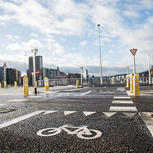 Sécurisation des cyclistes : marquage vélo dans les ronds-points communaux