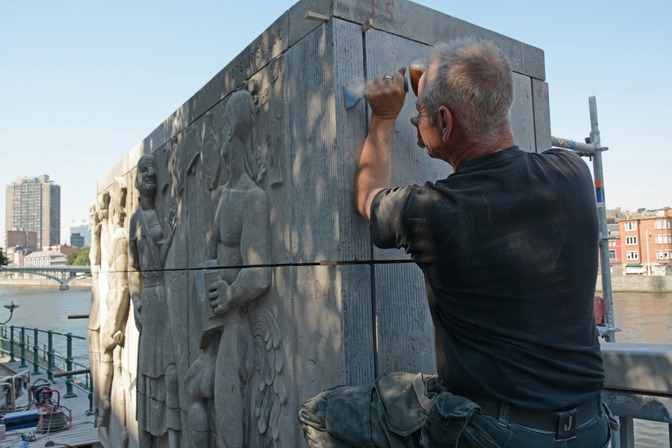 Restauration des bas reliefs du Pont des Arches © Ville de Liège - Urbanisme - JP Ers