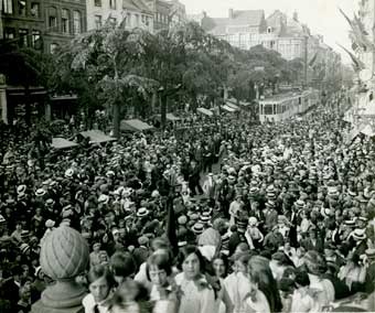 Photos d'archives: foule - © Musée de la Vie wallonne