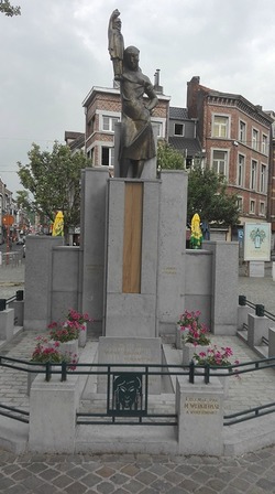 Monument Tchantchès: Pendant - ©Ville de Liège