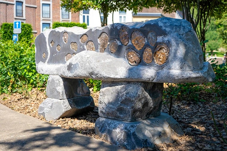 Sculpture en mémoire des victimes de féminicide © Ville de Liège