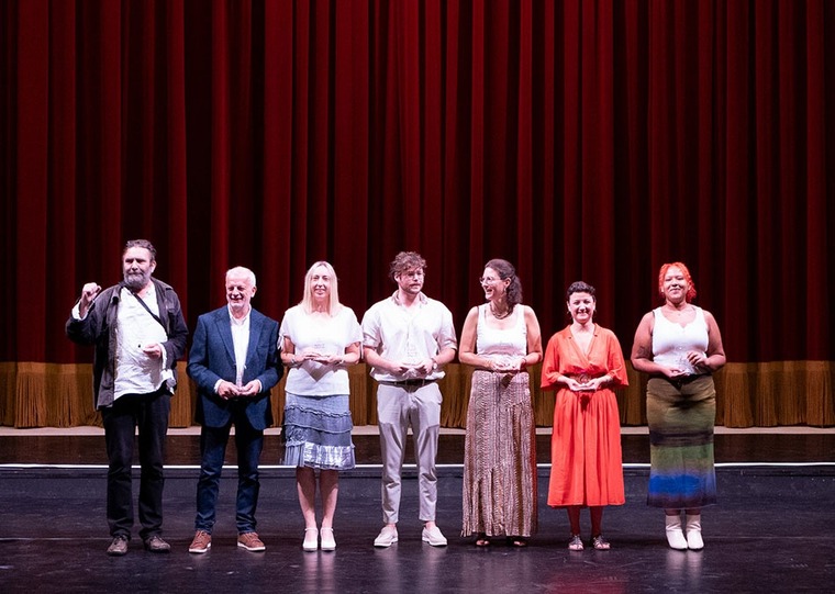 De gauche à droite : Goldo, Eddy de Ketelaere, Isabelle Beelen, Bryan Blaffart, Emilie Ansay, Emmanuelle Wegria, Deïja